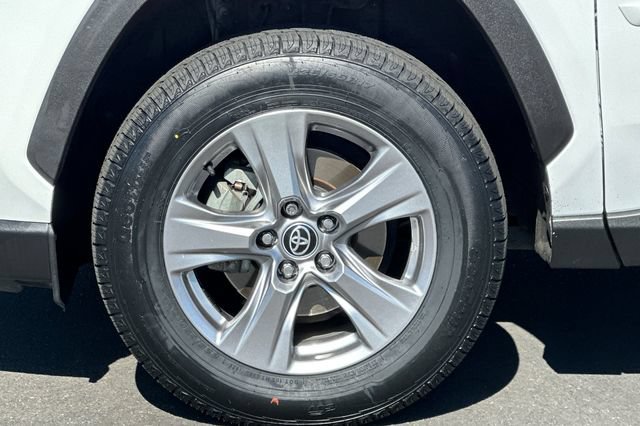Used 2022 Toyota RAV4 XLE FWD image 29