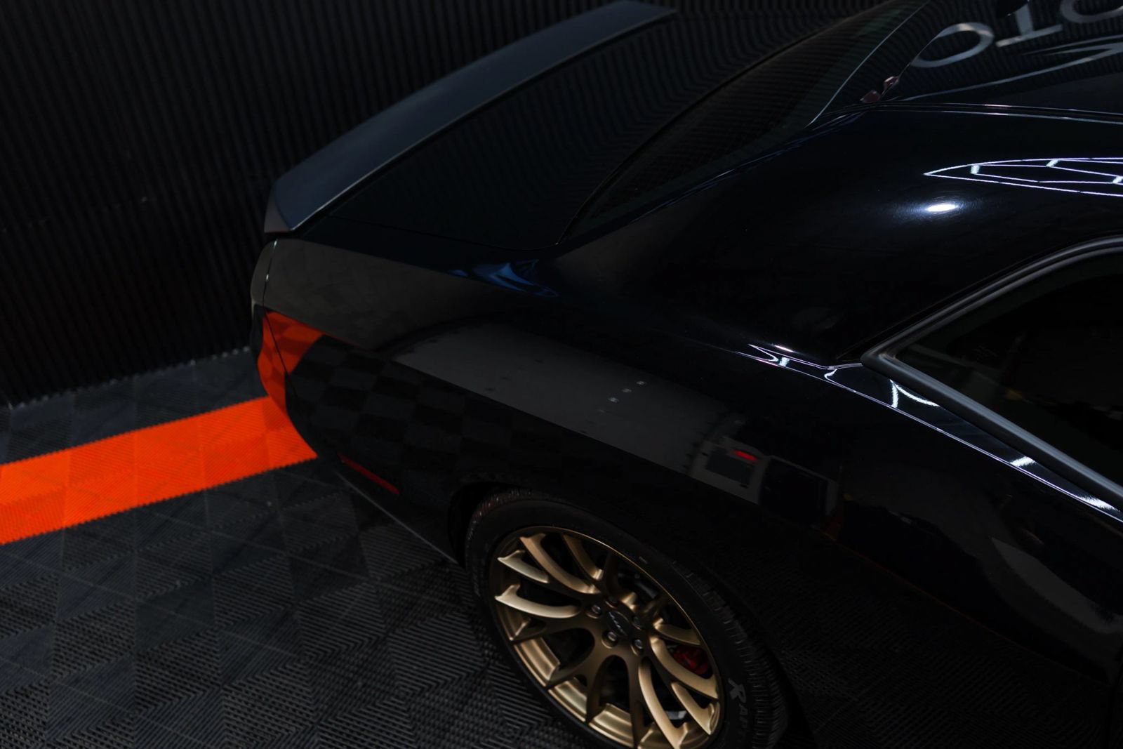Used 2016 Dodge Challenger SRT Hellcat RWD image 6