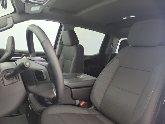 Used 2025 Chevrolet Silverado 1500 LT RWD image 16