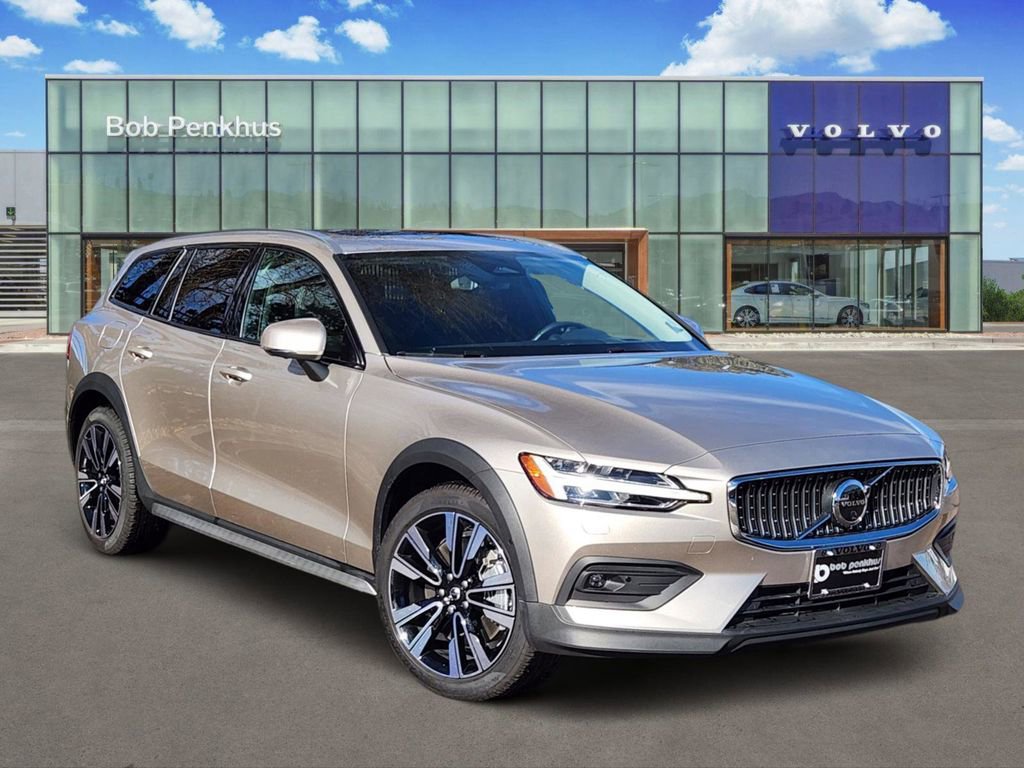 Used 2025 Volvo V60 B5 Cross Country Ultra