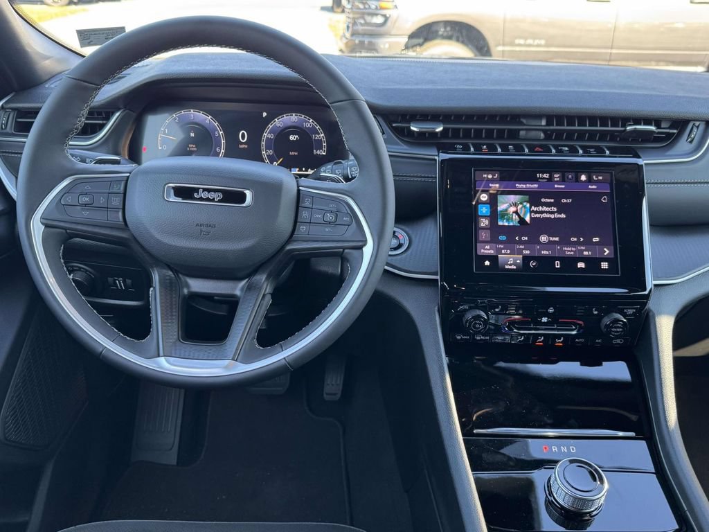 New 2025 Jeep Grand Cherokee L Altitude AWD/4WD image 17