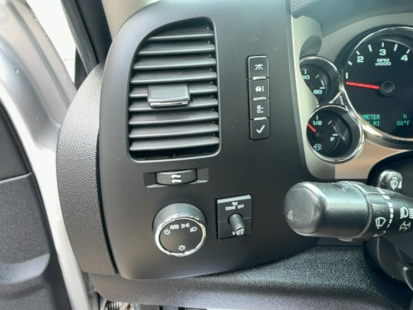 Used 2009 GMC Sierra 1500 SLE w/ Power Pack Plus AWD/4WD image 13