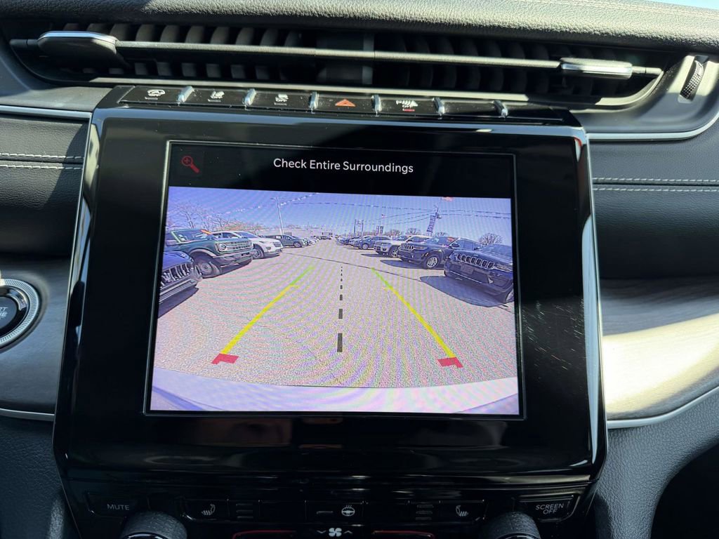 Used 2021 Jeep Grand Cherokee L Limited image 28