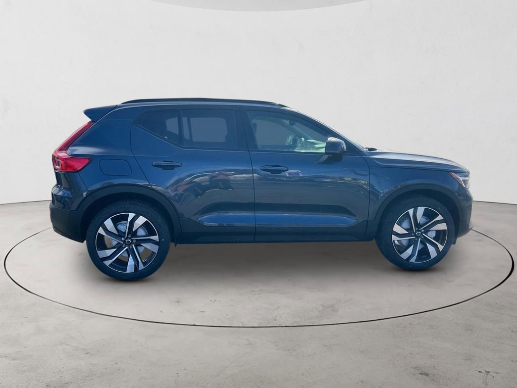 New 2026 Volvo XC40 B5 Plus w/ Protection Package Premier AWD/4WD image 6