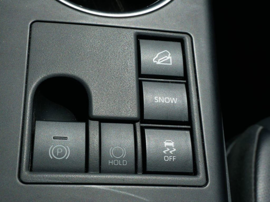 Used 2023 Toyota Highlander XLE AWD/4WD image 21
