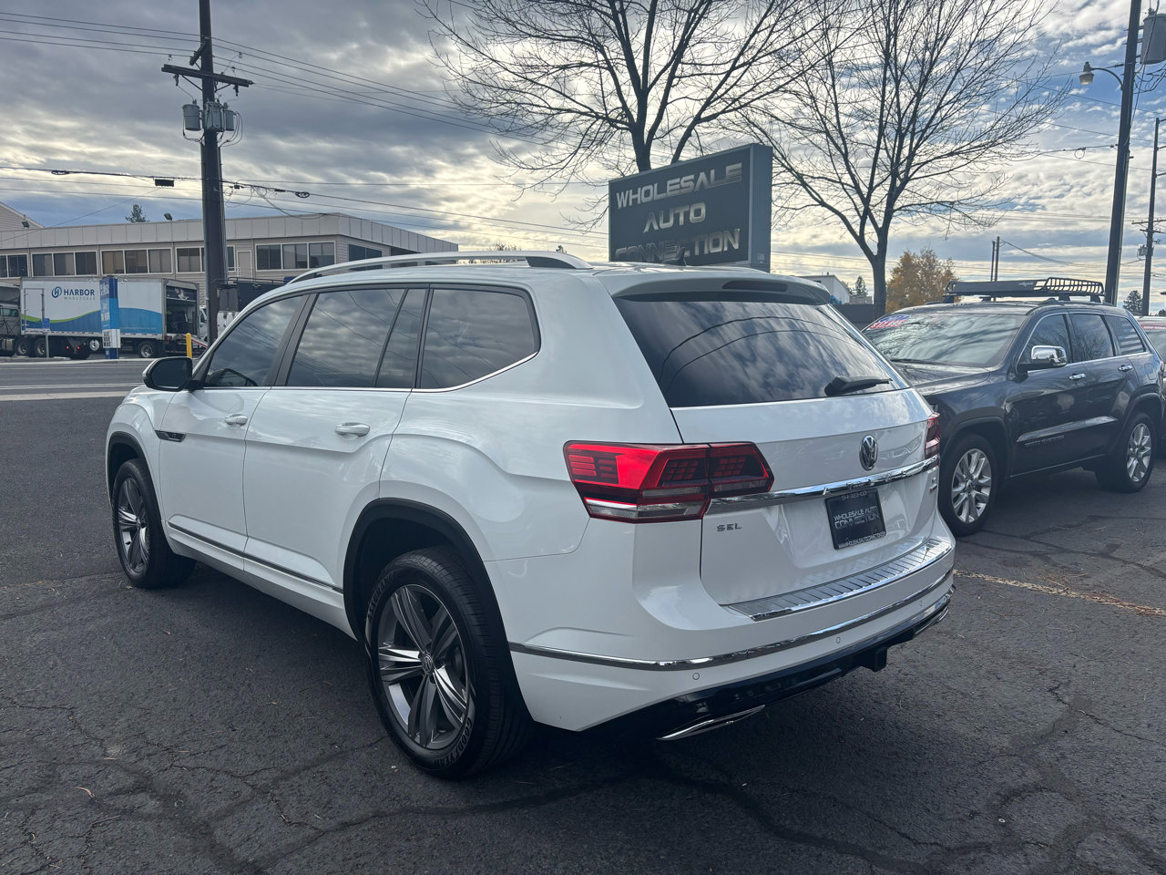 Used 2019 Volkswagen Atlas SEL R-Line image 3