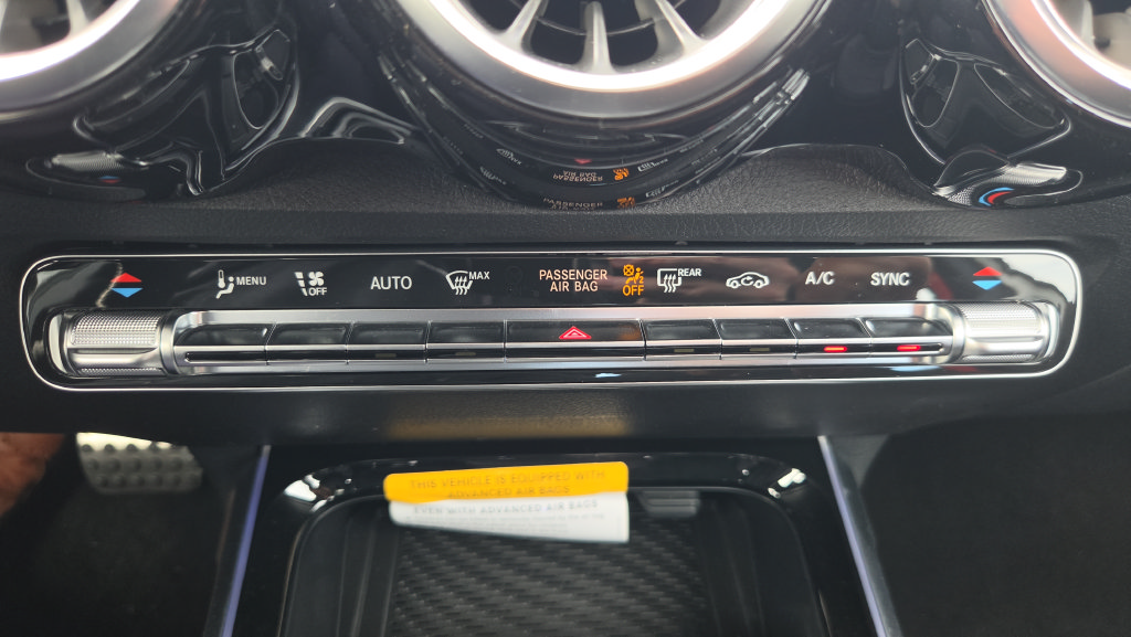 New 2026 Mercedes-Benz GLB 35 AMG 4MATIC image 17