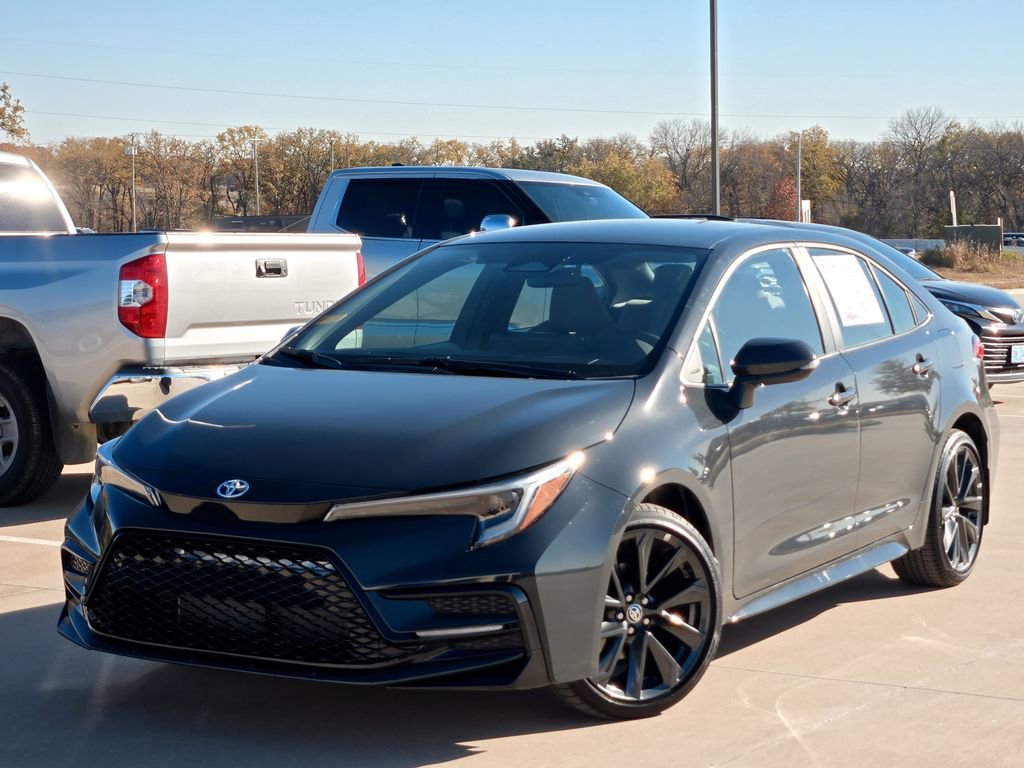 Certified 2025 Toyota Corolla SE image 2