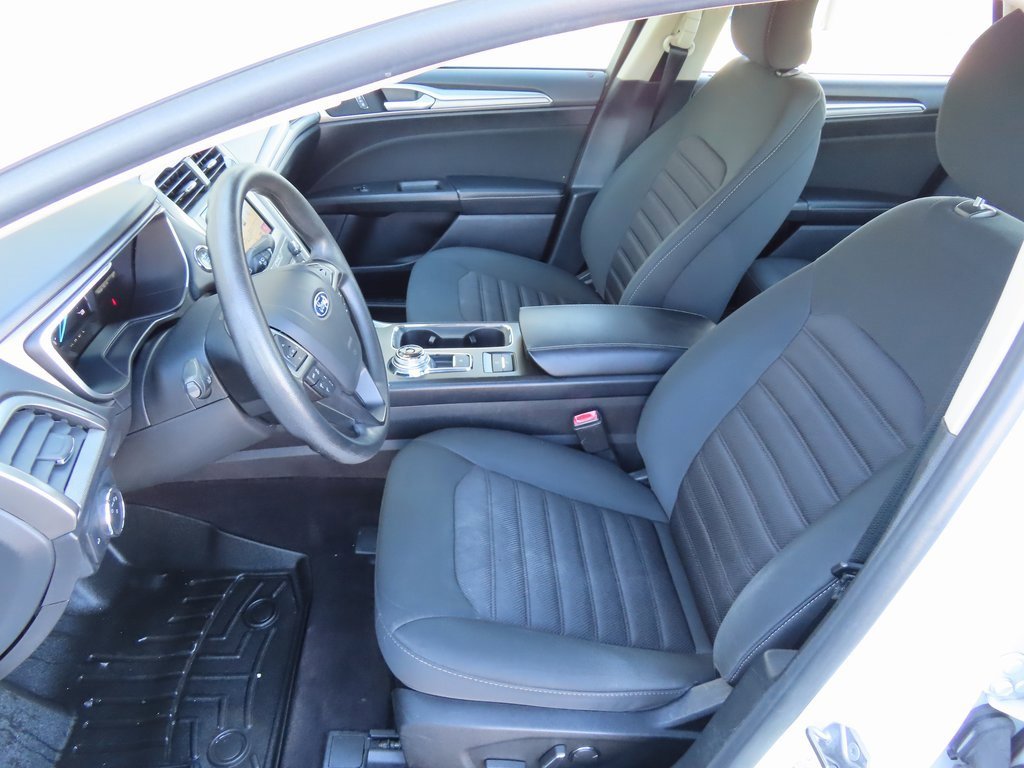 Used 2019 Ford Fusion SE image 25