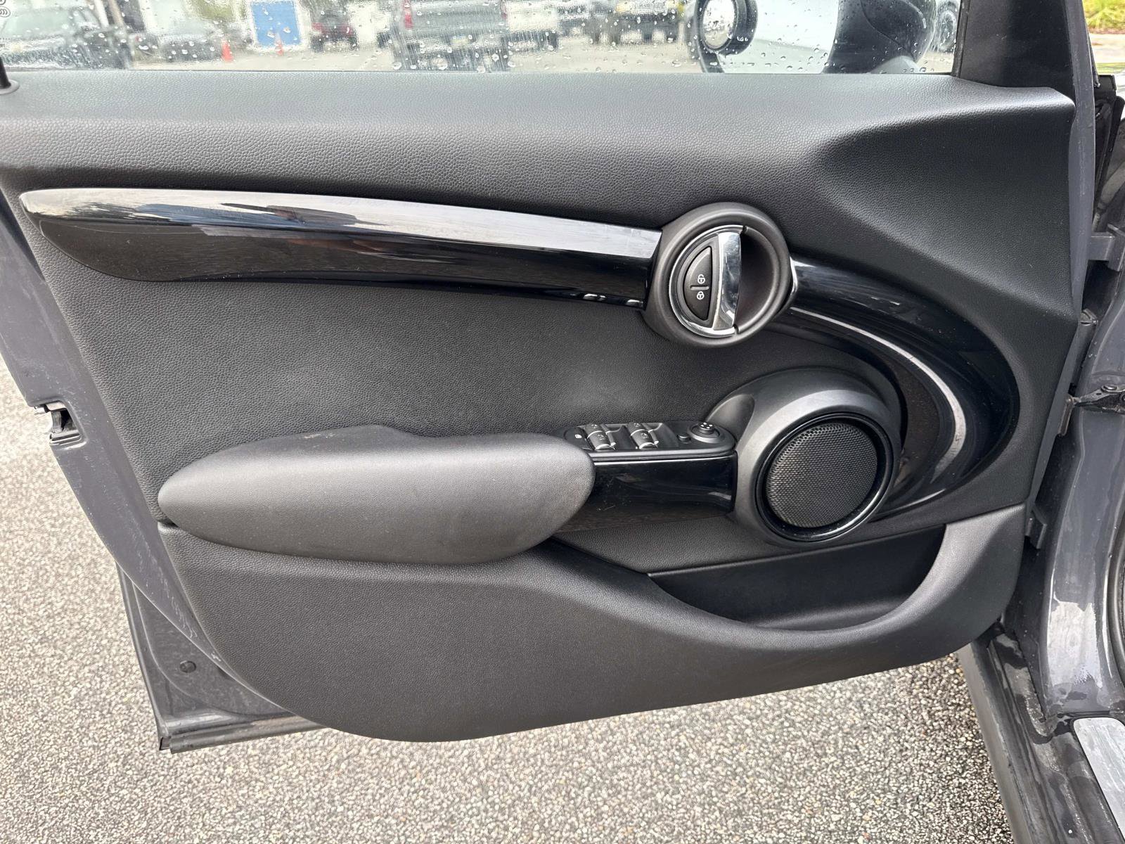 Used 2016 MINI Cooper S image 17