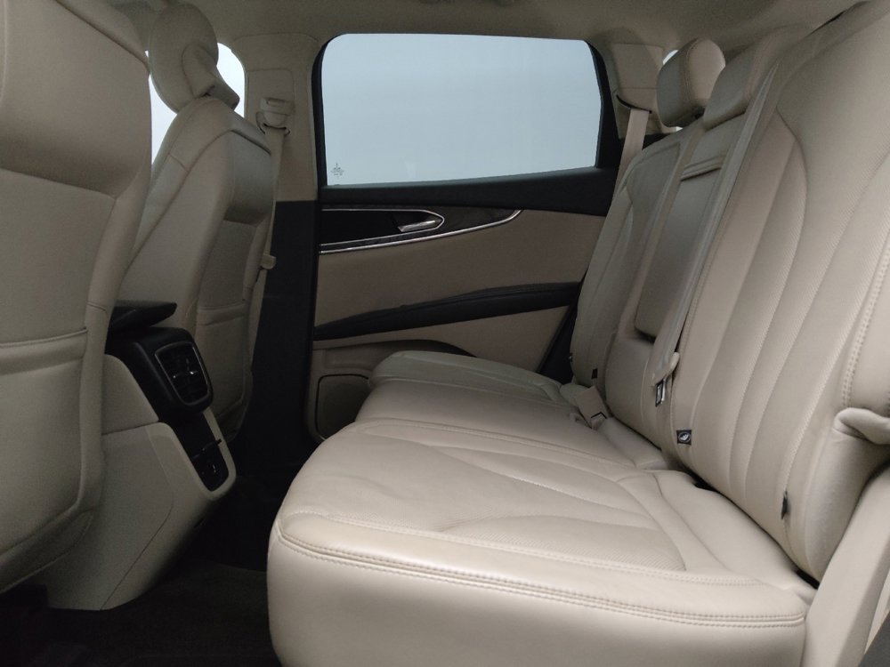 Used 2017 Lincoln MKX Reserve FWD image 18