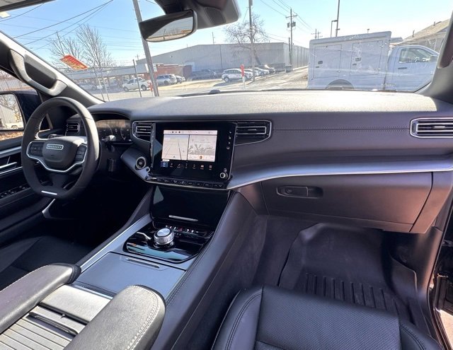 Used 2023 Jeep Wagoneer Series II image 13