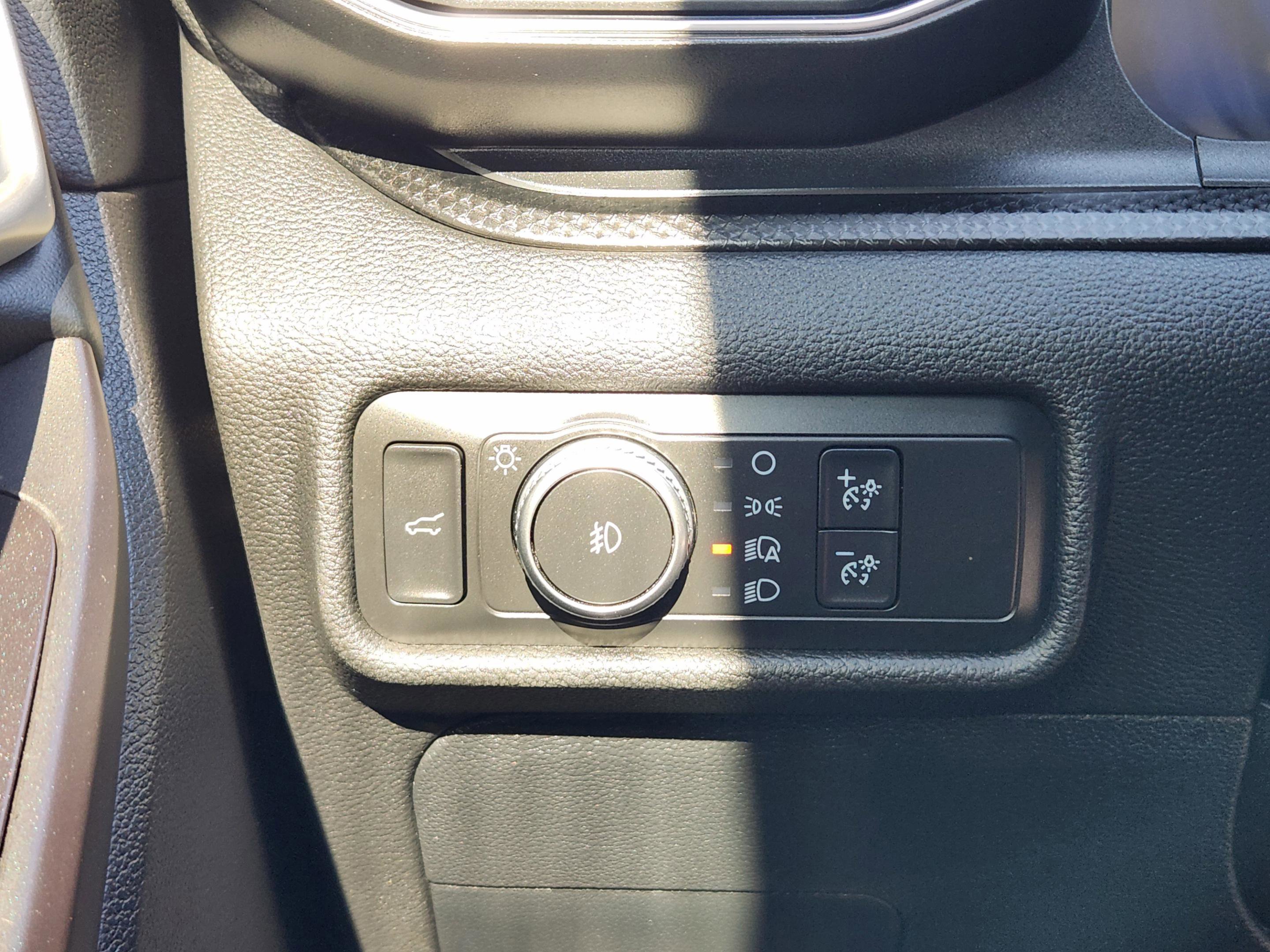 Used 2020 Ford Explorer ST w/ Premium Technology Package image 16