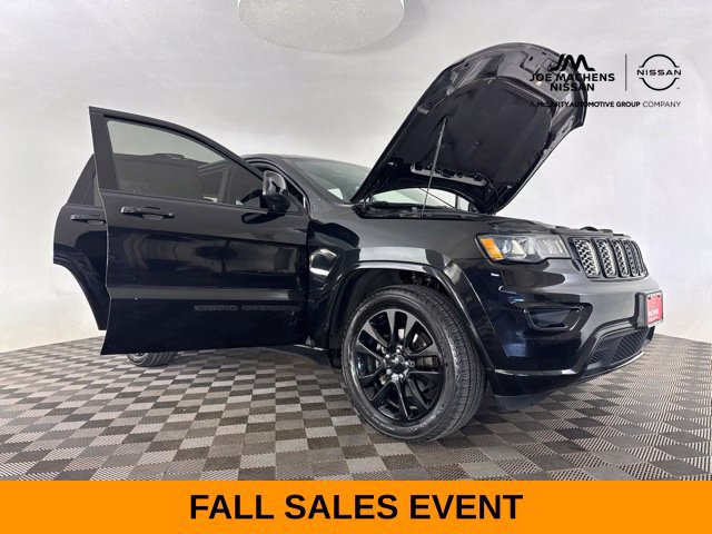 Used 2019 Jeep Grand Cherokee Altitude AWD/4WD image 25