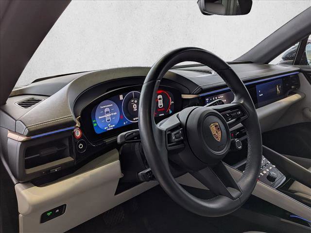 Used 2024 Porsche Macan 4 Electric image 9