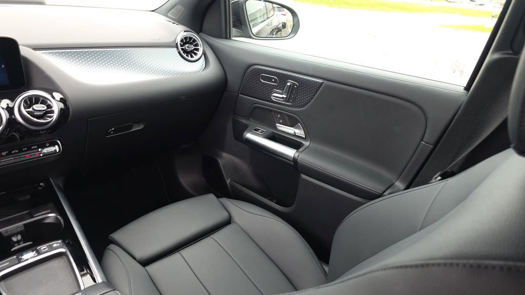Certified 2025 Mercedes-Benz GLA 250 4MATIC image 27