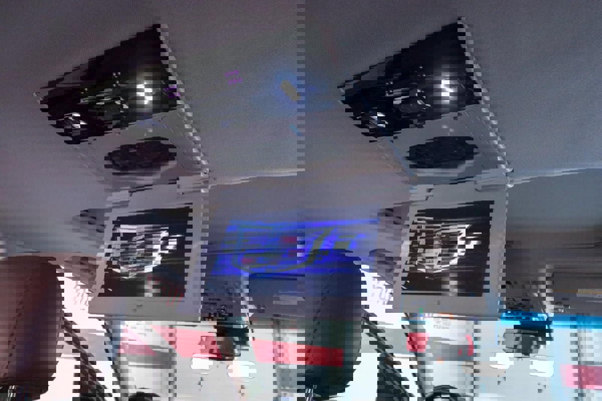 Used 2019 Cadillac Escalade ESV Premium Luxury image 26