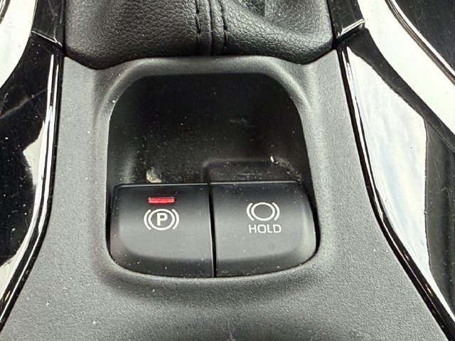 Used 2025 Toyota Corolla Cross XLE FWD image 20