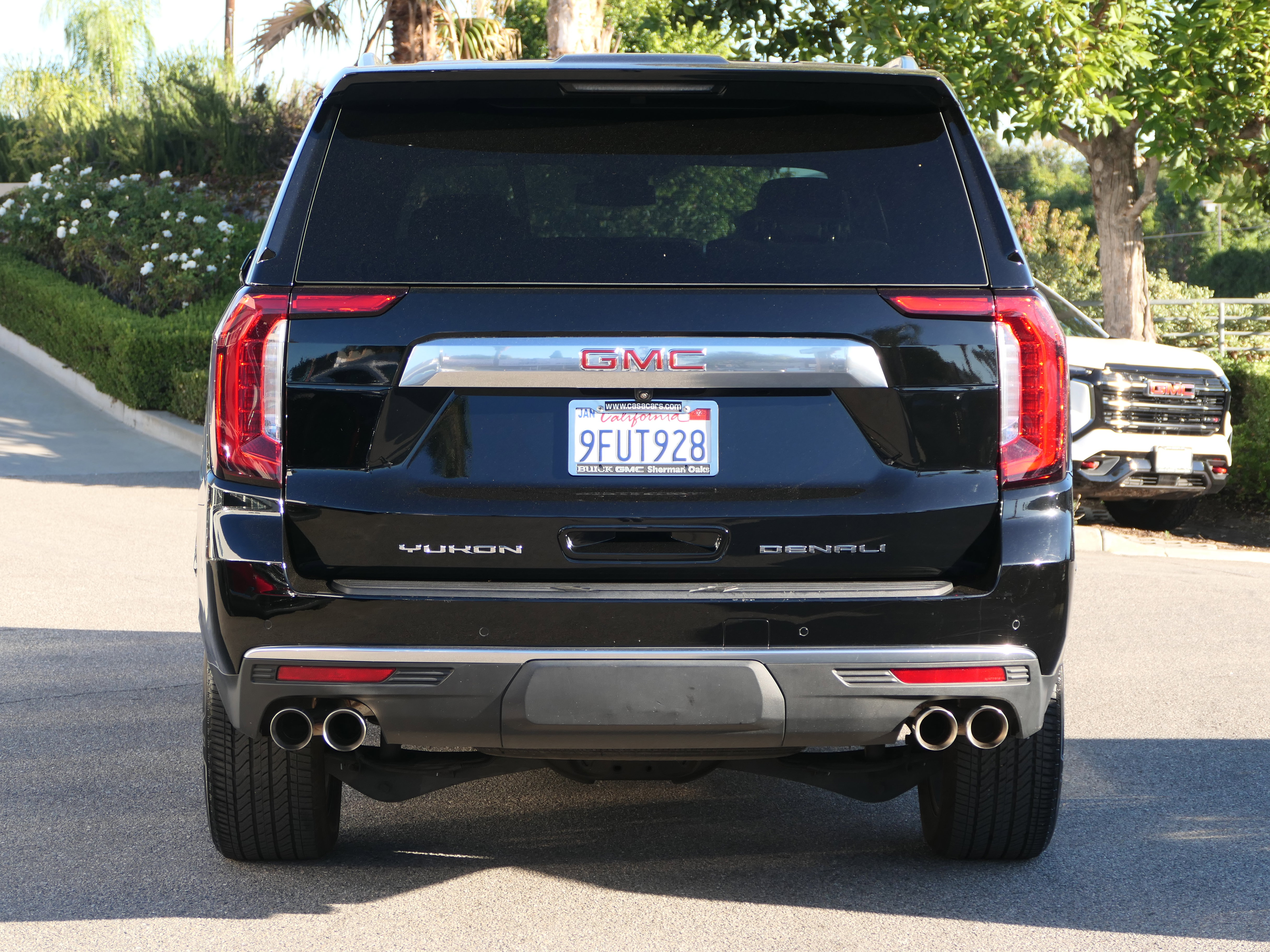 Used 2023 GMC Yukon XL Denali image 3