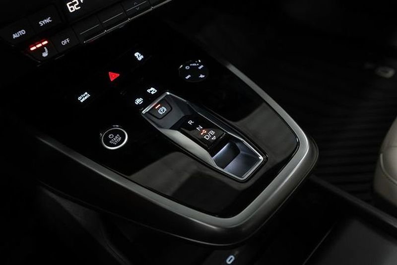 Used 2022 Audi Q4 e-tron Prestige image 17