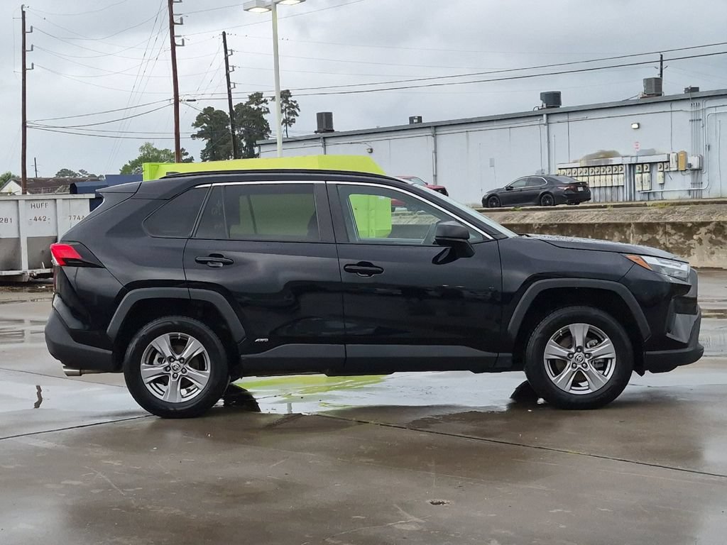 Used 2023 Toyota RAV4 LE AWD/4WD image 7