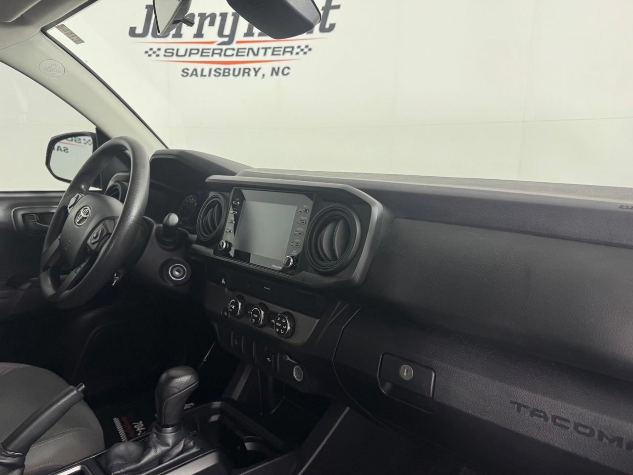 Used 2020 Toyota Tacoma SR w/ SR Convenience Package RWD image 33