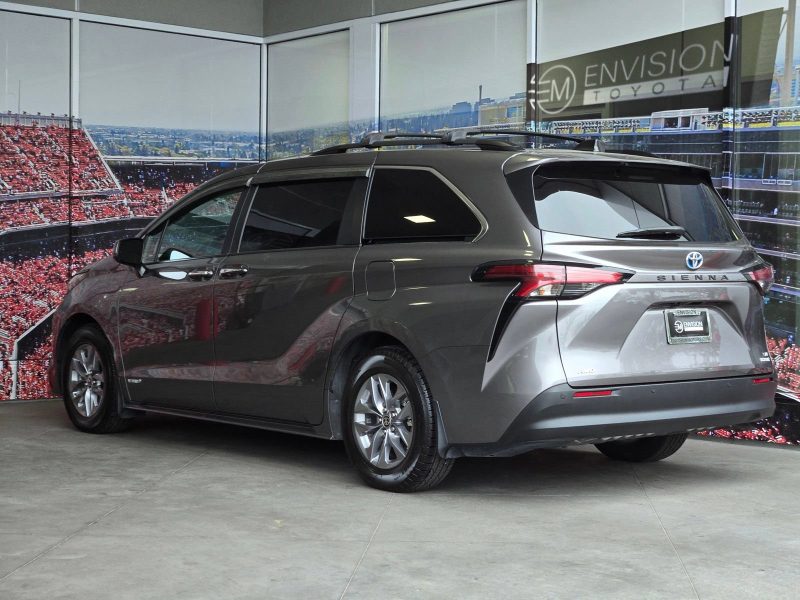 Certified 2021 Toyota Sienna XLE w/ XLE Plus Package AWD/4WD image 6