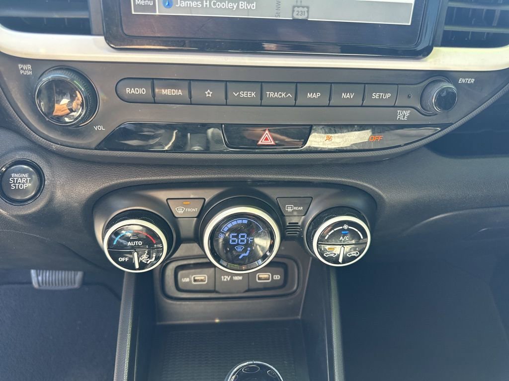 Used 2022 Hyundai Venue Limited w/ Cargo Package image 18