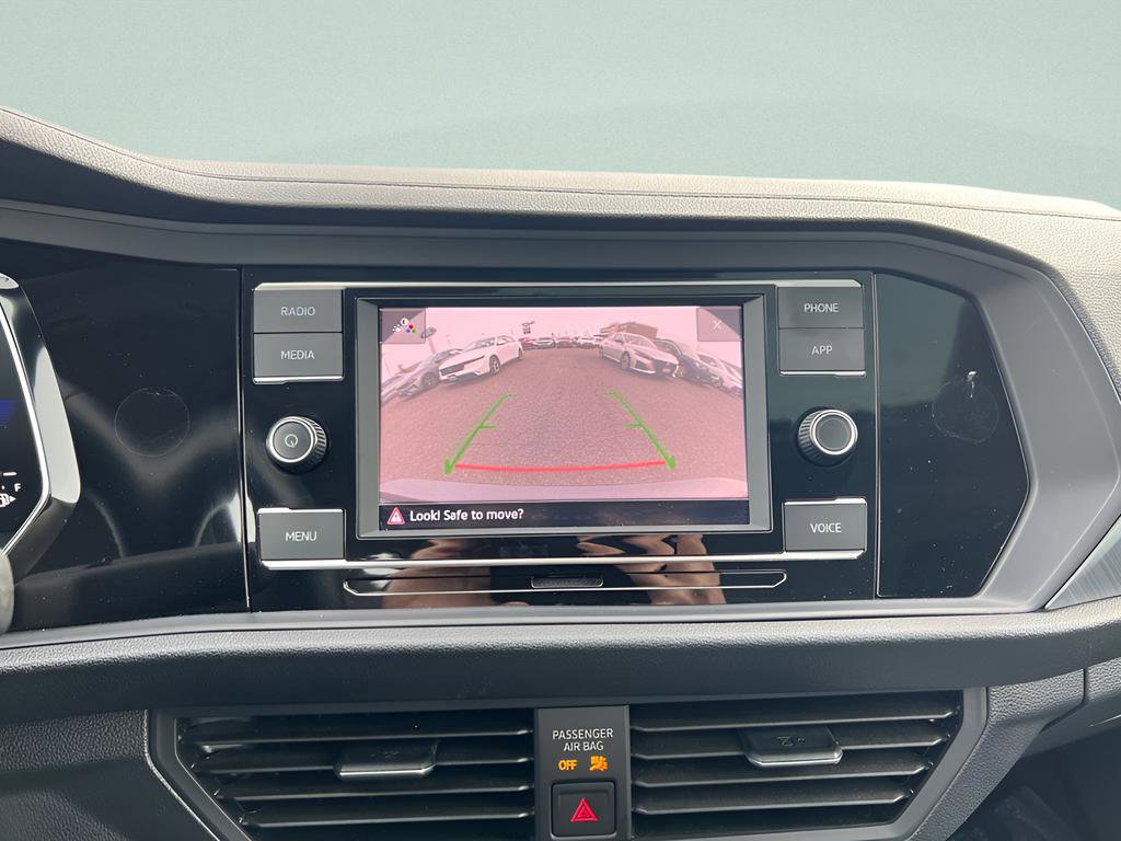 Used 2024 Volkswagen Jetta SE image 16