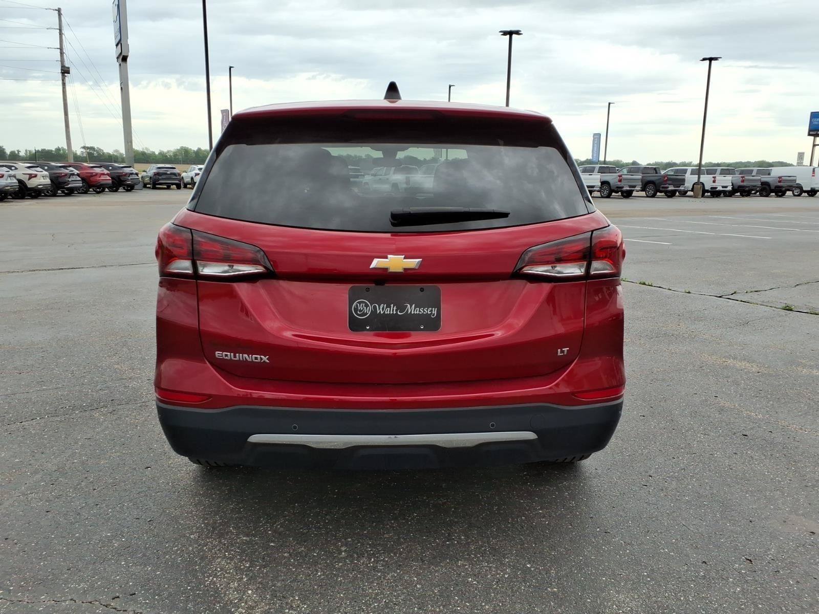 Used 2024 Chevrolet Equinox LT w/ LPO, Floor Liner Package FWD image 4
