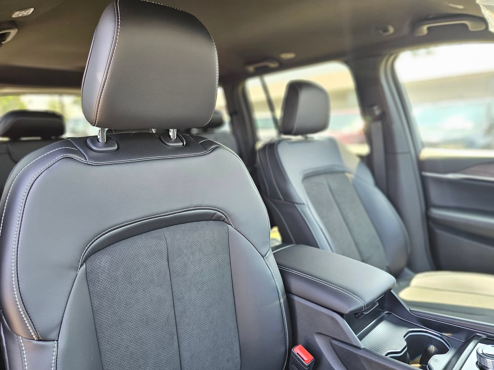 New 2026 Jeep Grand Cherokee Altitude RWD image 25