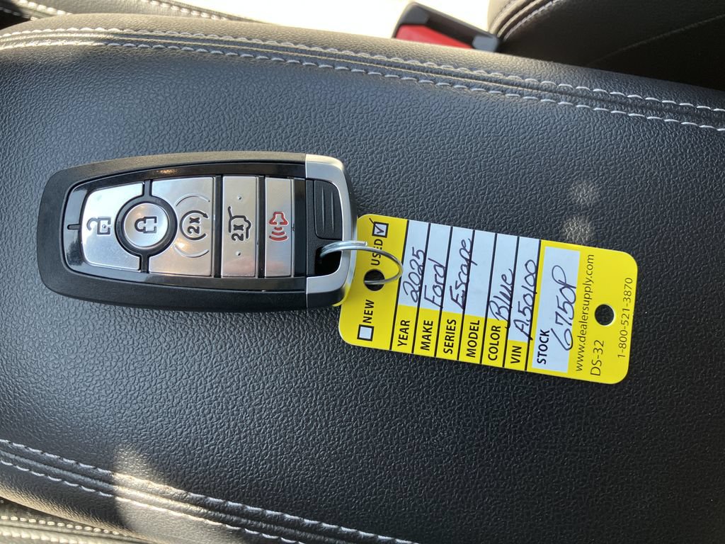 Used 2025 Ford Escape SE w/ PHEV Premium Package FWD image 20
