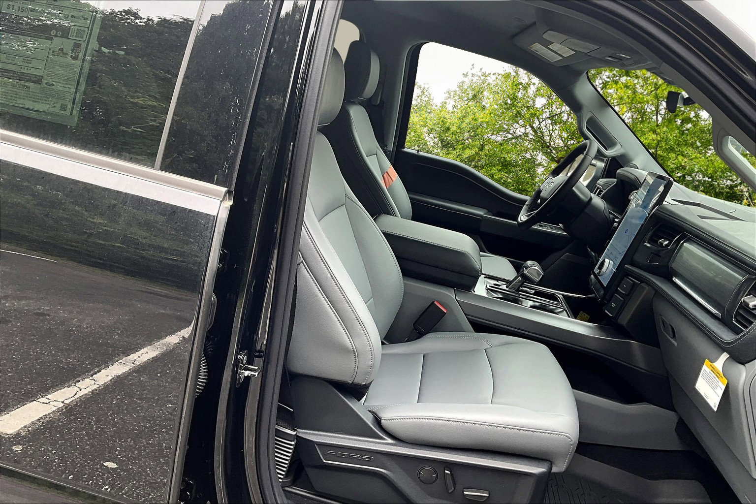 New 2025 Ford F150 Lightning Flash image 8