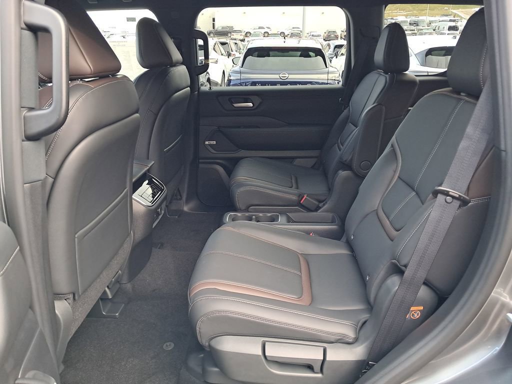 New 2026 Nissan Armada SL w/ Captain's Chari Seat Package image 26