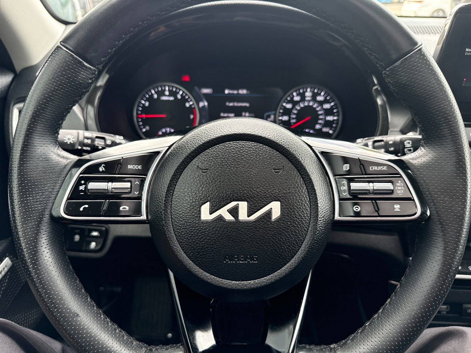 Used 2022 Kia Seltos SX w/ Sunroof Package image 23