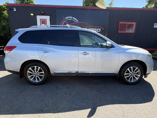 Used 2013 Nissan Pathfinder SL w/ SL Premium Pkg AWD/4WD image 6