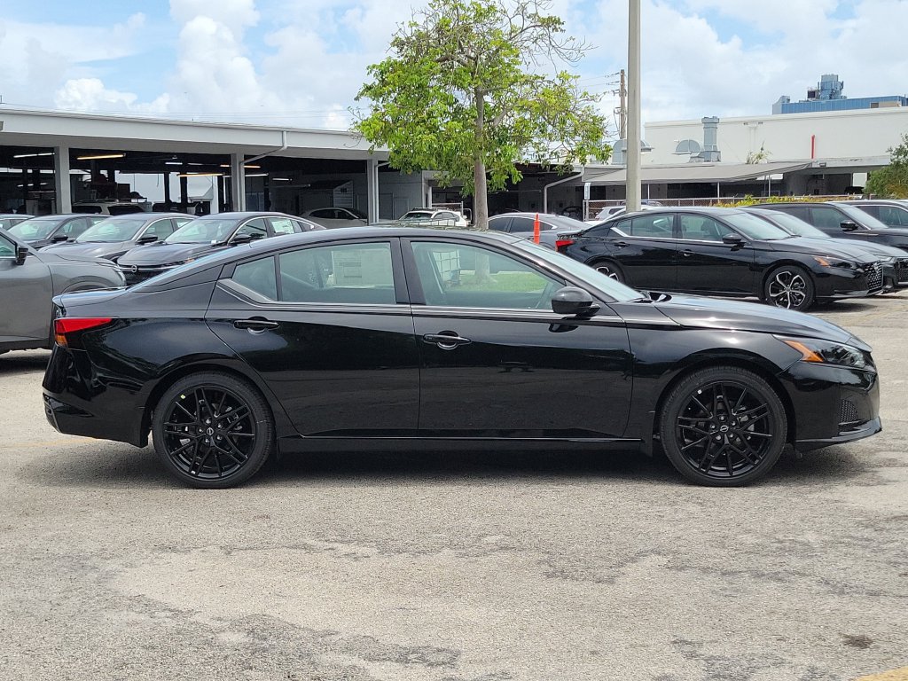 New 2026 Nissan Altima 2.5 SR FWD image 9