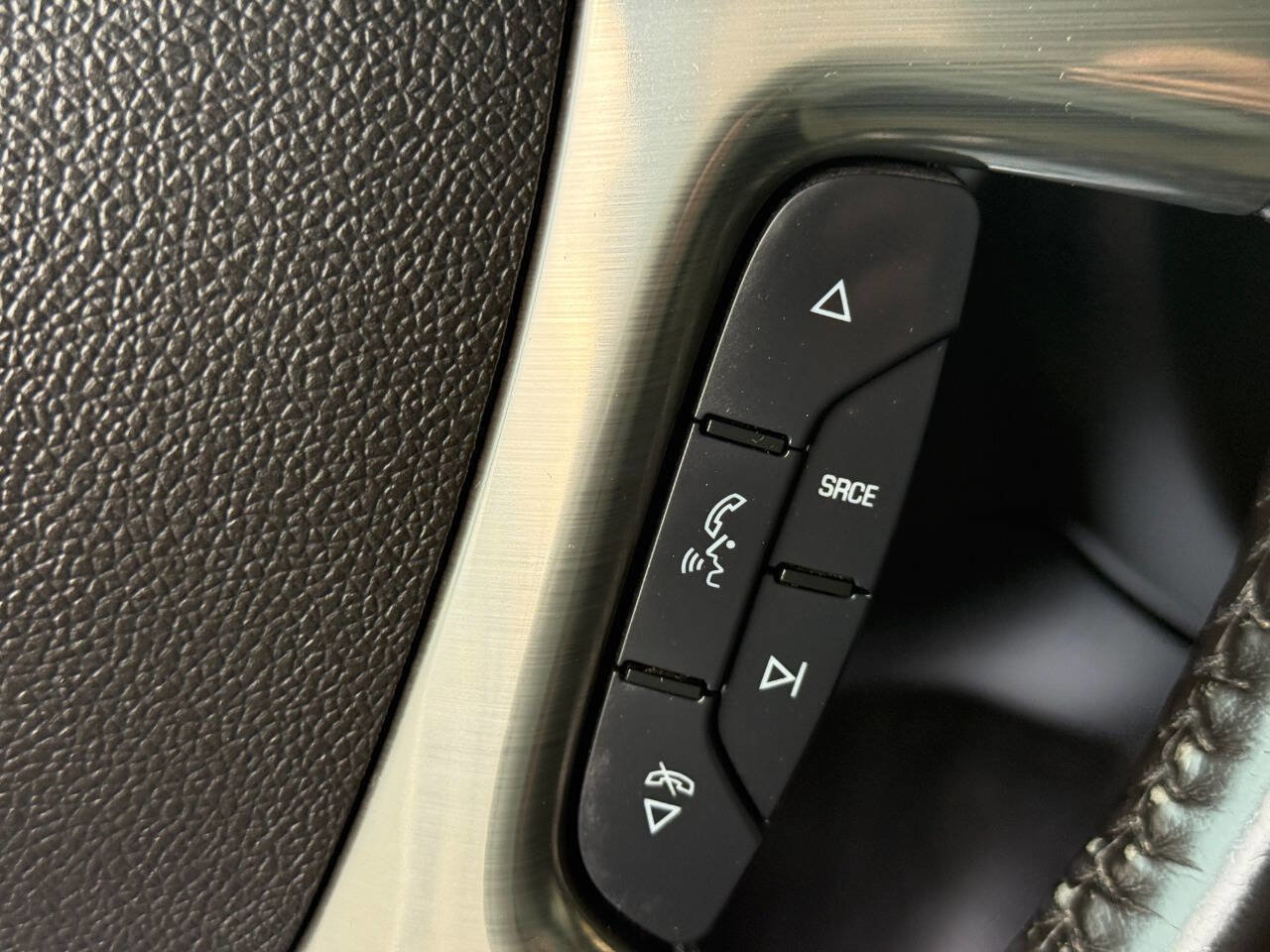 Used 2019 Chevrolet Express 3500 w/ Driver Convenience Package image 16