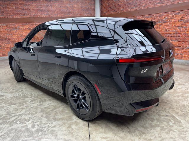 Used 2026 BMW iX xDrive60 image 3