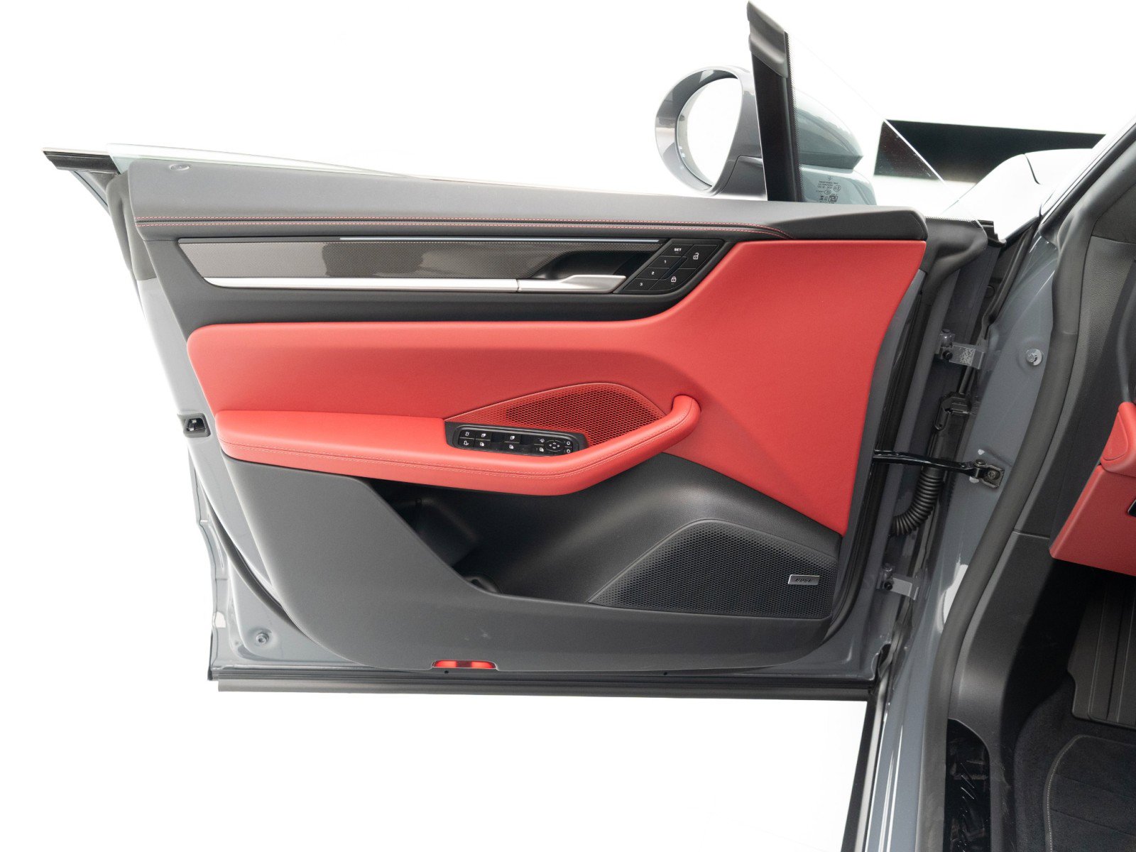 New 2026 Porsche Macan Turbo Electric image 21