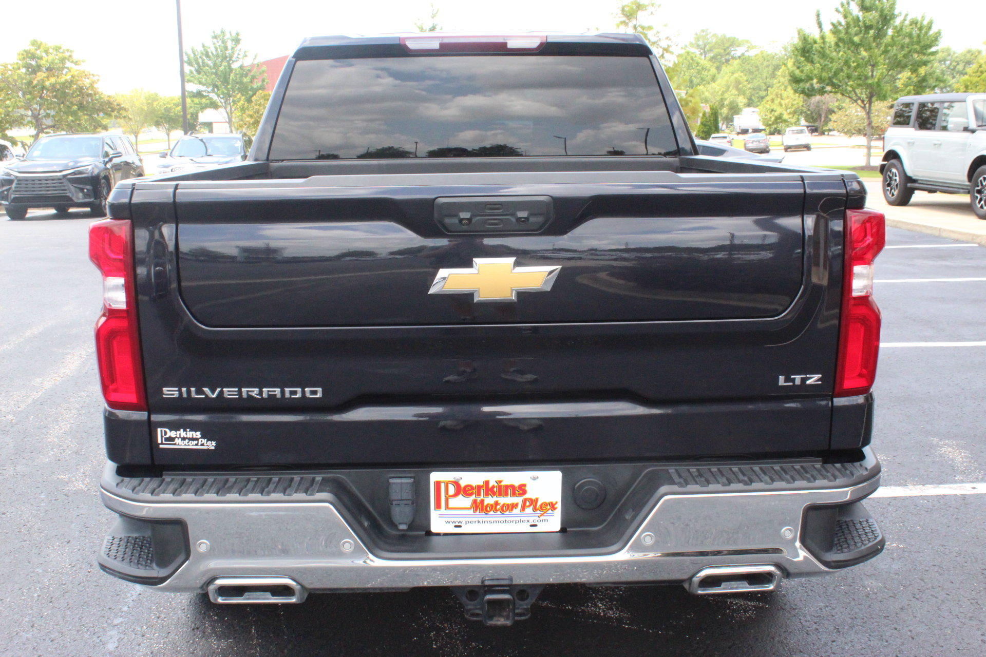 Used 2022 Chevrolet Silverado 1500 LTZ AWD/4WD image 7