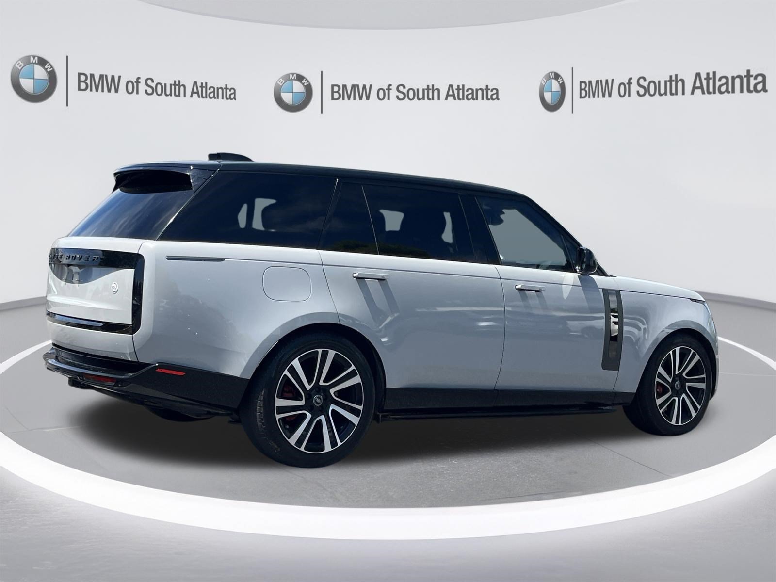 Used 2023 Land Rover Range Rover SV AWD/4WD image 25