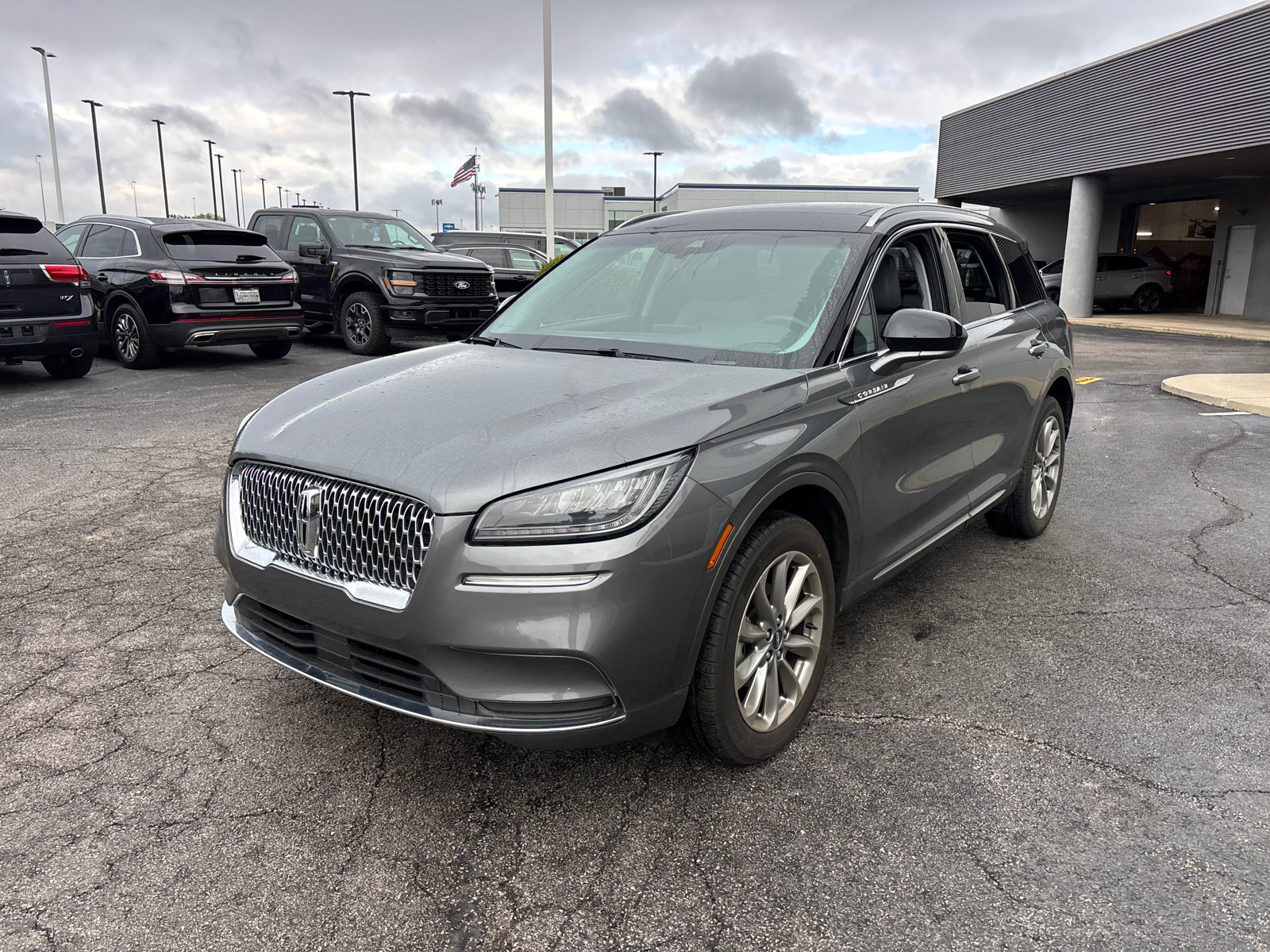 Certified 2022 Lincoln Corsair AWD w/ Premium Package image 3
