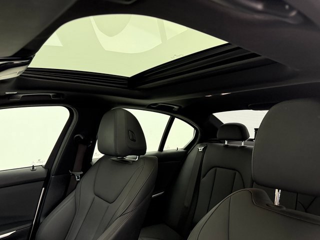 Used 2020 BMW 330i Sedan w/ Convenience Package image 16