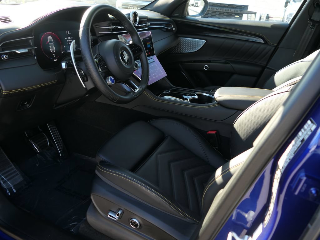 Used 2024 Maserati Grecale Trofeo AWD/4WD image 11
