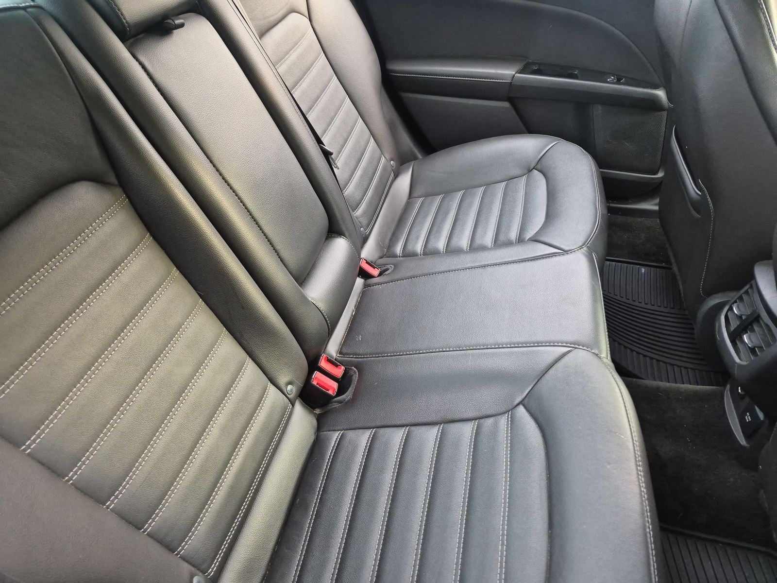 Used 2015 Ford Fusion SE w/ Equipment Group 202A FWD image 19