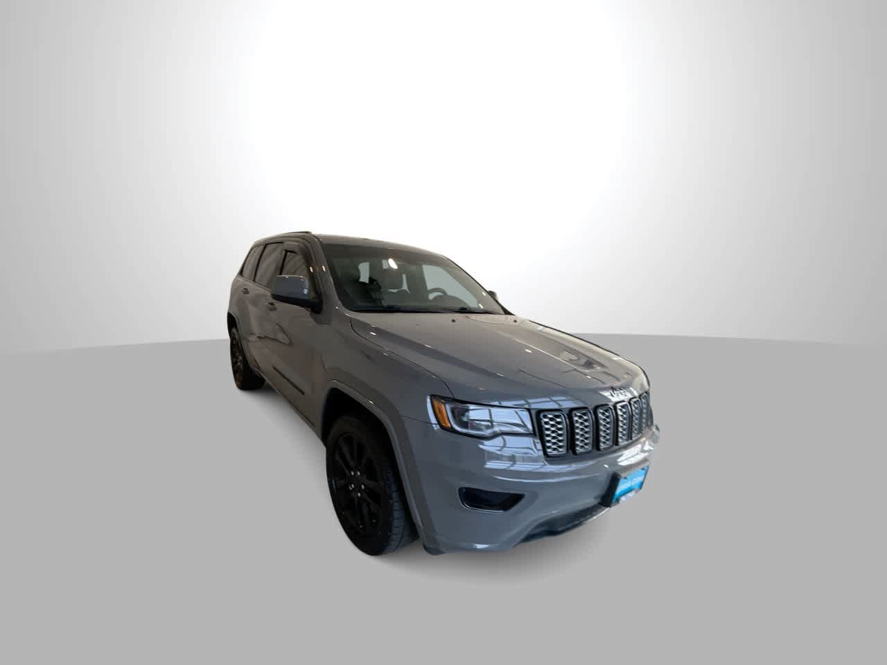 Used 2022 Jeep Grand Cherokee Laredo X AWD/4WD image 2