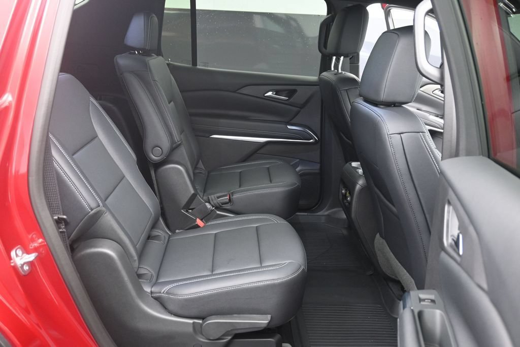 Certified 2026 Chevrolet Traverse LT w/ Driver Confidence Package AWD/4WD image 12