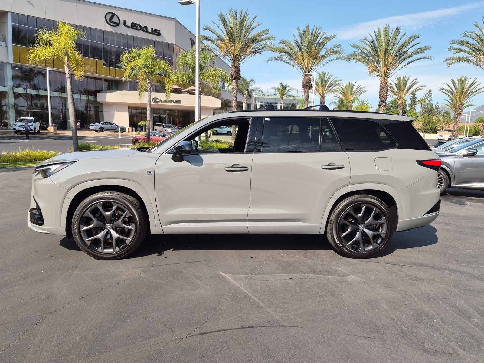 New 2026 Lexus TX 500h AWD w/ Technology Package image 8
