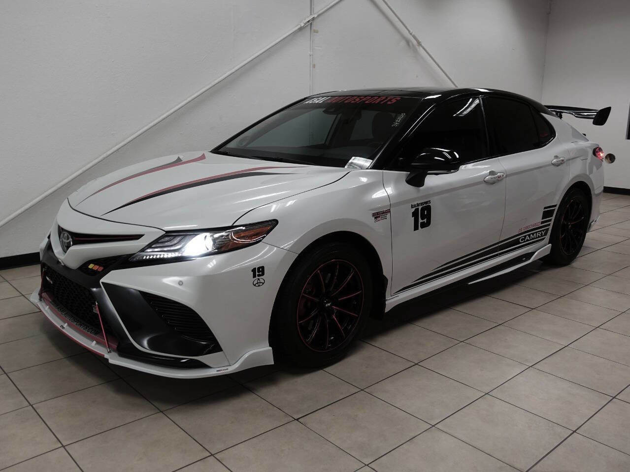 Used 2019 Toyota Camry XSE image 33